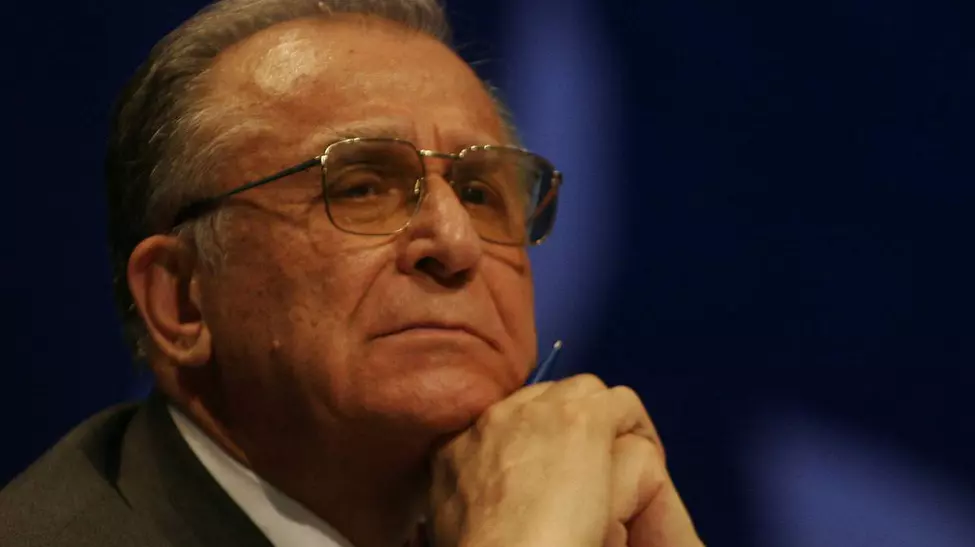 Ion Iliescu, „președinte fantomă” guvernând în umbră? Istoricul Cosmin Pop, argumentează influența rusă asupra politicii românești
