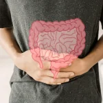 Fructul care combate constipația cronică. Alimente și obiceiuri care îți redau echilibrul digestiv