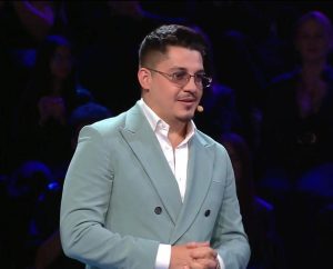 Bogdan de la Ploiești, mesaj emoționant în noua melodie. Modelul din videoclip seamănă izbitor cu Cristina Pucean