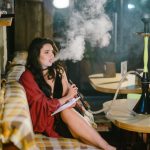 Narghilea acasă vs. narghilea în lounge diferențe de experiență