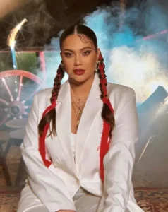 Betty Salam a renunțat la custodia fiului? Cine are grijă acum de Matthias după divorț