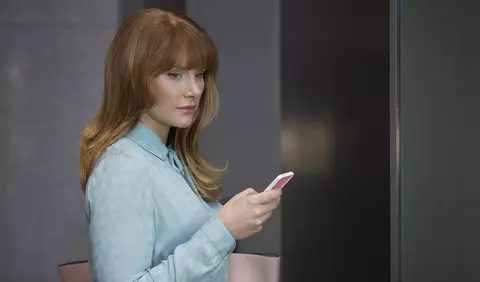 Comunicarea online în cuplu: cum pot apărea neînțelegeri din cauza limbajului digital