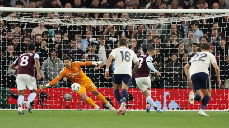 Unde se vede la TV finala Europa League 2026. La ce oră începe Freiburg – Aston Villa