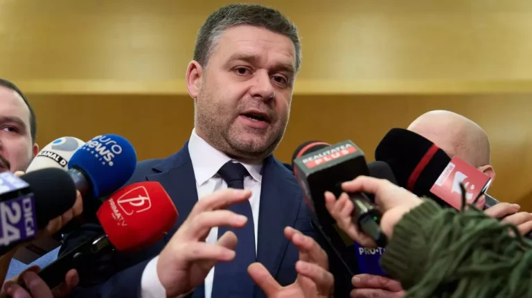Ciprian Ciucu s-a prezentat din nou la Poliție pentru controlul judiciar. Primarul susține că este nevinovat: „Nu am luat niciun fel de mită”