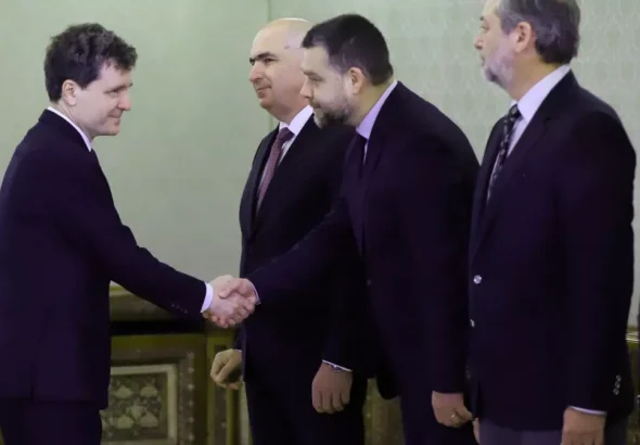 PNL ia în calcul varianta unui premier tehnocrat. Primele nume ar fi fost deja discutate în negocierile politice