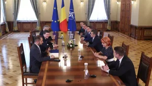 PNL ia în calcul varianta unui premier tehnocrat. Primele nume ar fi fost deja discutate în negocierile politice
