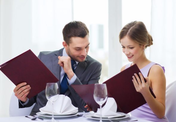 Cum alegi coperți pentru meniuri pentru un restaurant aflat la prima amenajare