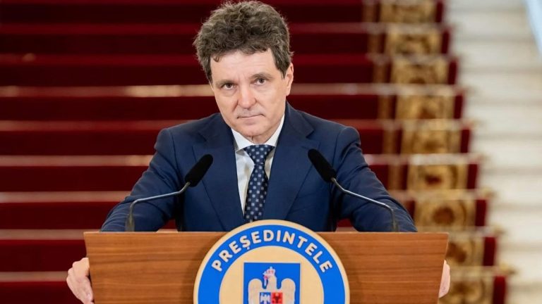 Nicușor Dan nu exclude reluarea negocierilor pentru un nou premier. Ce se întâmplă dacă Siegfried Mureșan nu obține voturile necesare